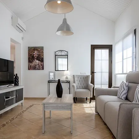 Ideal For Family Holidays, Near And Golf- Casa וילה